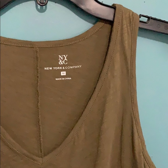 Green basic tank - Picture 2 of 2